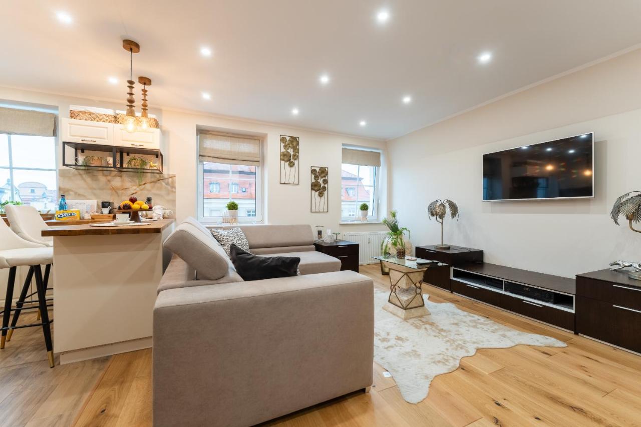 ילנייה גורה Apartament Zloty Jelonek - 4 Osobowy Na Placu Ratuszowym - Space Apart מראה חיצוני תמונה