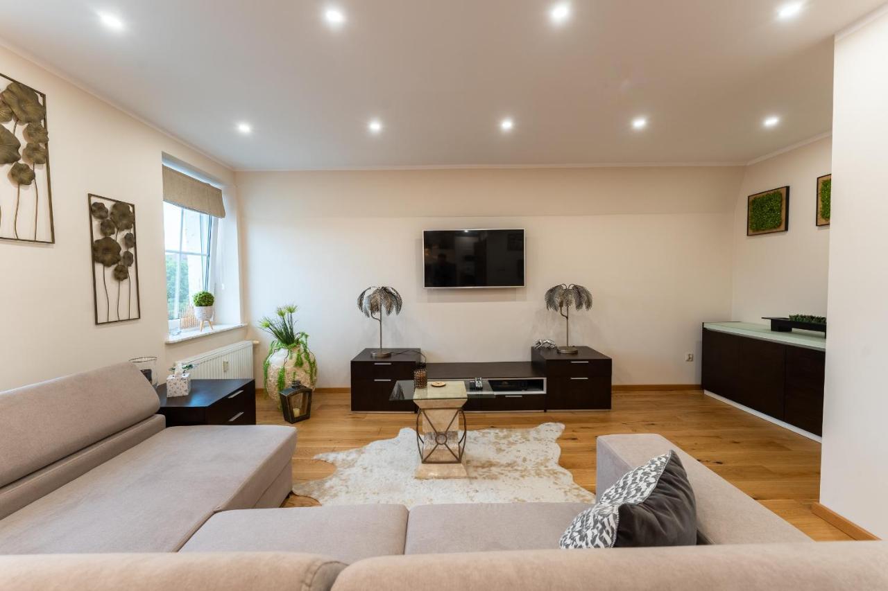 ילנייה גורה Apartament Zloty Jelonek - 4 Osobowy Na Placu Ratuszowym - Space Apart מראה חיצוני תמונה