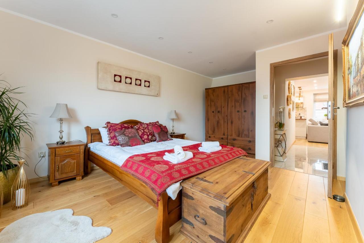 ילנייה גורה Apartament Zloty Jelonek - 4 Osobowy Na Placu Ratuszowym - Space Apart מראה חיצוני תמונה